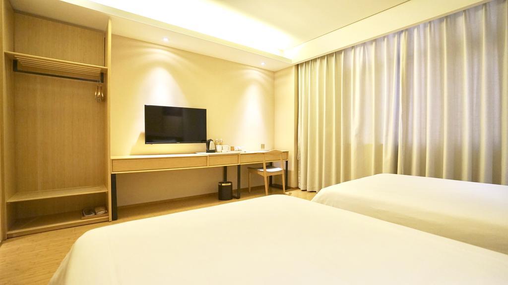 Ji Hotel Shanghai Oriental Pearl Tower Exterior foto